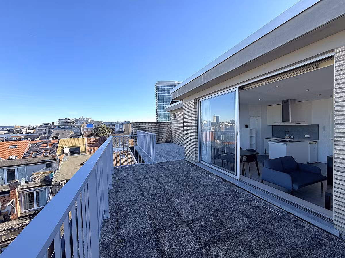 Gemeubileerde penthouse met terras en parkeerplaats - 2