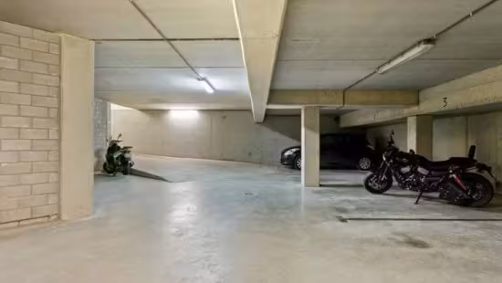 Three-bedroom apartment with terrace and parking - 13