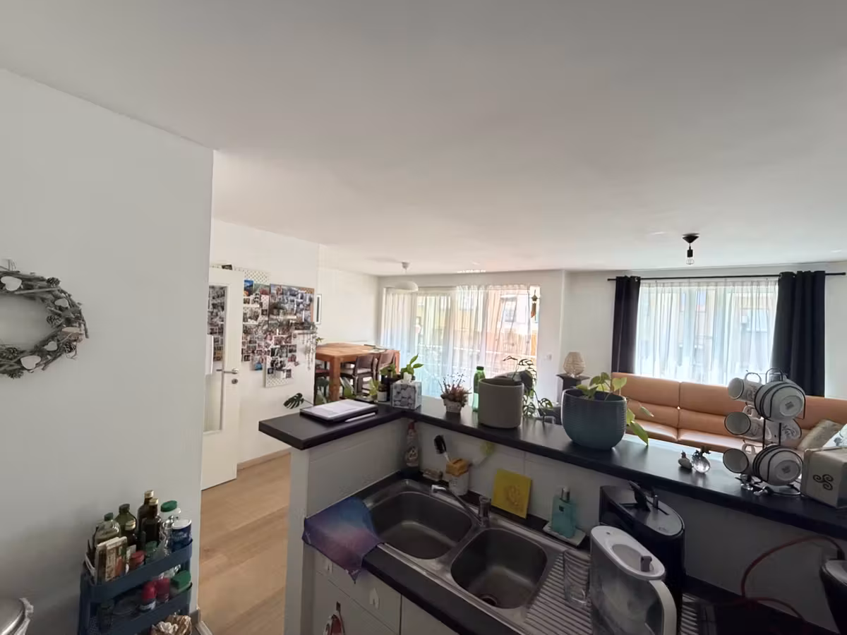 Bright two-bedroom apartment with terrace - 4
