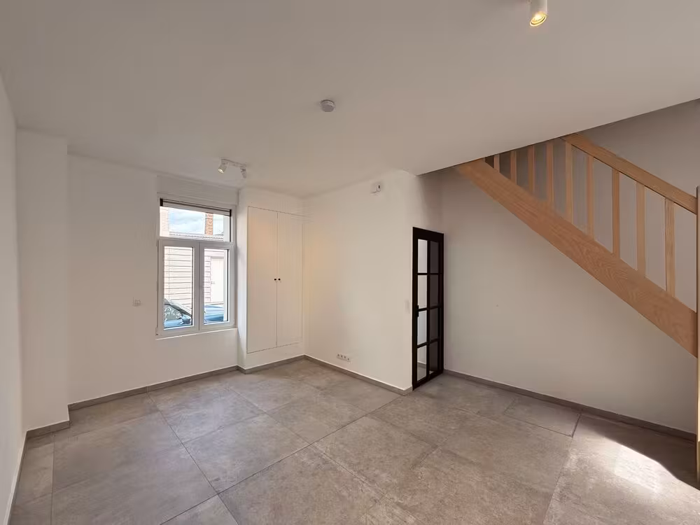 Volledig gerenoveerde 2-slaapkamerwoning te huur Gent