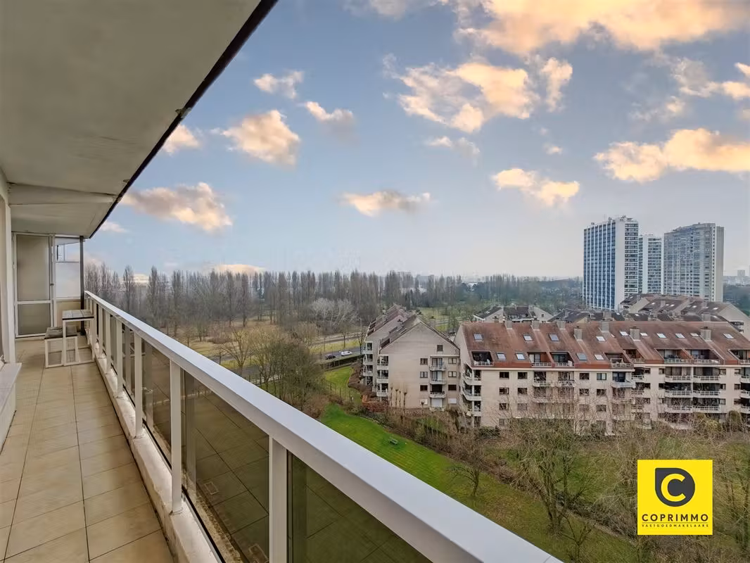 2-bedroom apartment with stunning views - 2