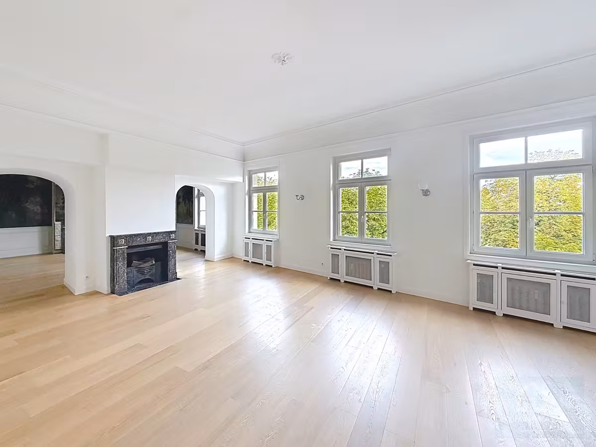 Luxury apartment with terrace and parking - 9
