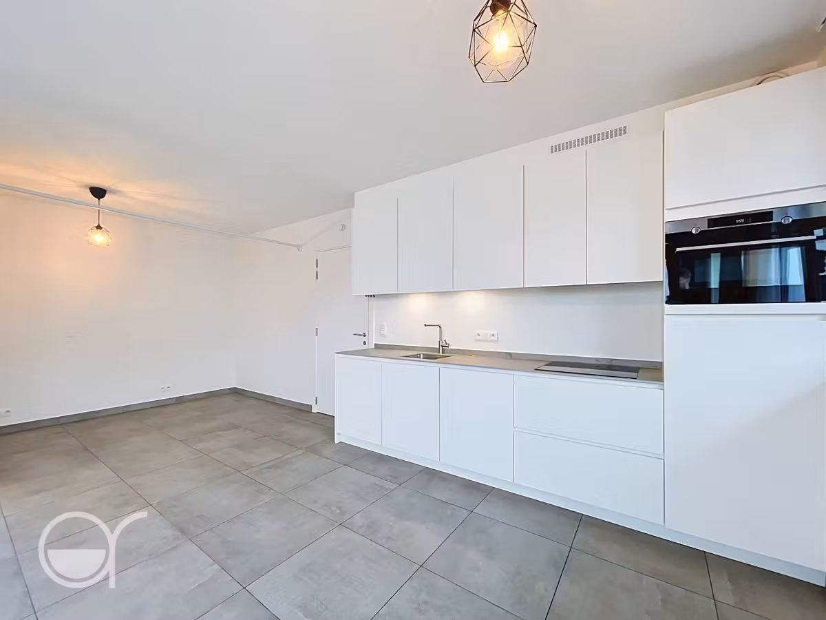 Studio in exclusive Greentower residence - 1