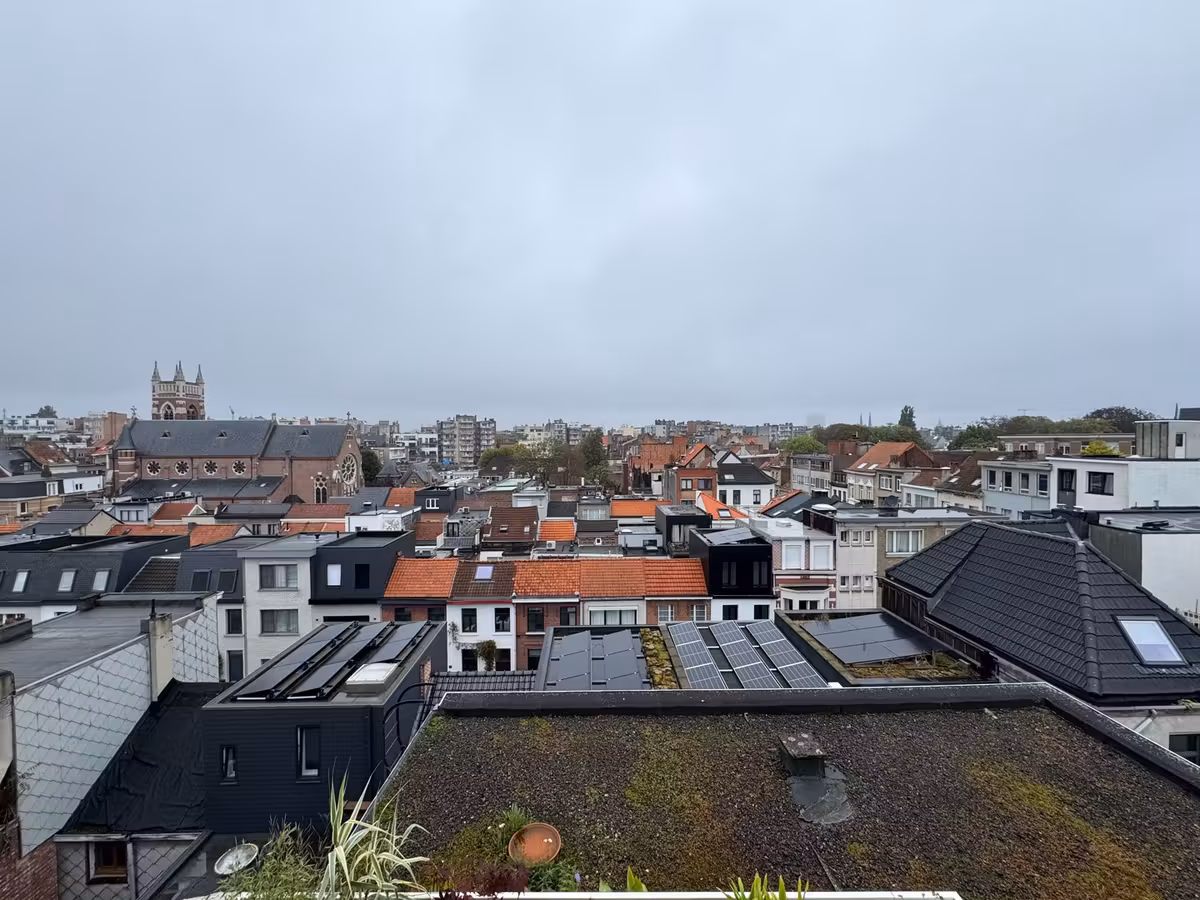 Sunny one-bedroom apartment with great views - 2