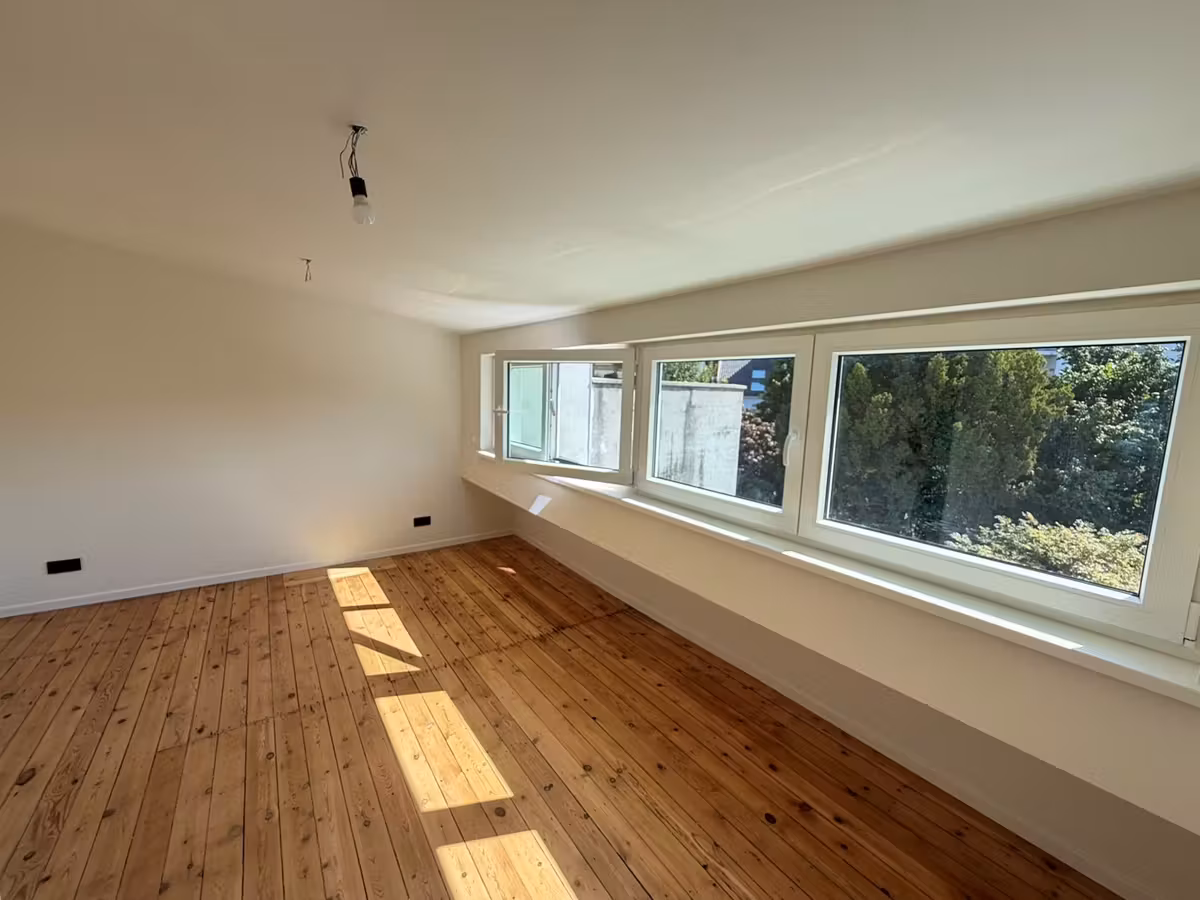 Bright renovated house with 4 bedrooms - 12