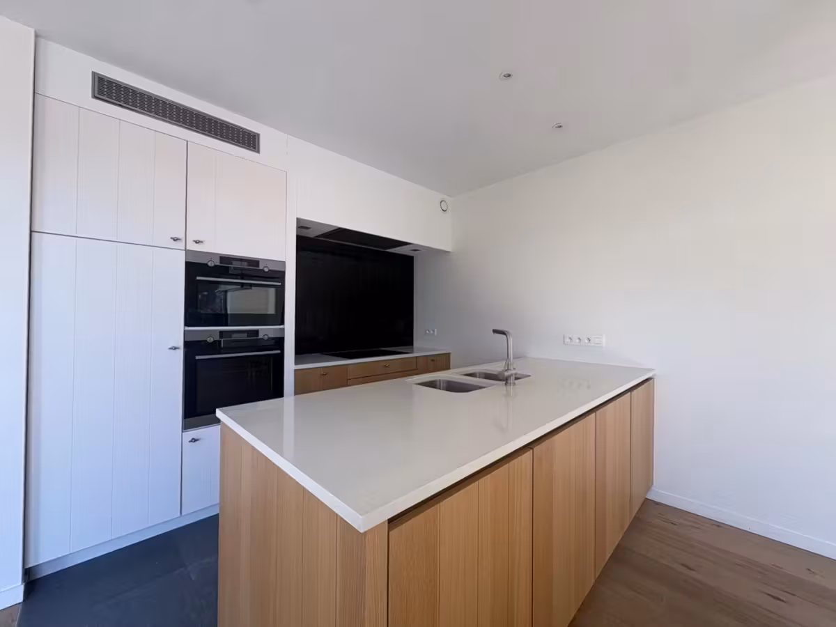 Well-located 2-bedroom apartment with parking space in Ghent - 3