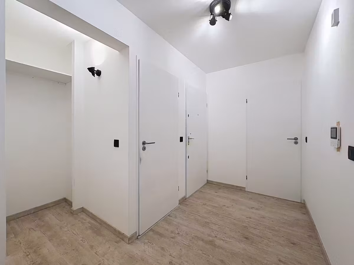 Spacious 1-bedroom apartment with terrace for rent in Hoboken - 14