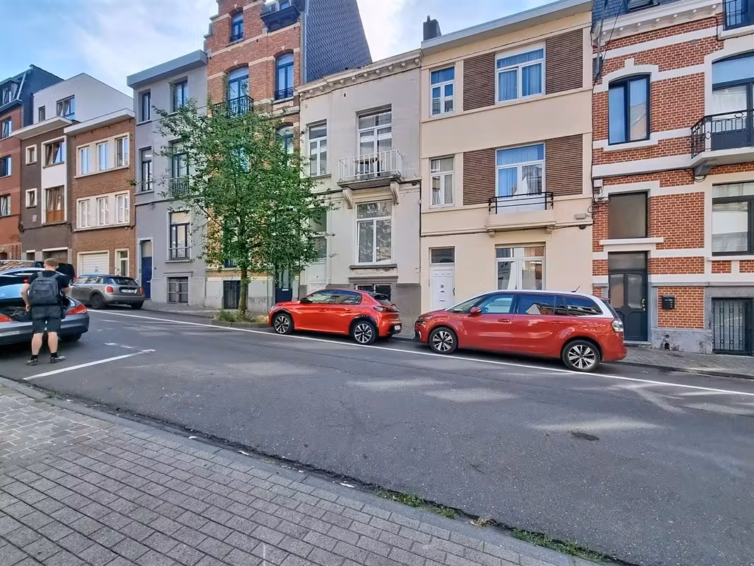 Apartment with 1 bedroom and mezzanine in Ixelles - 2