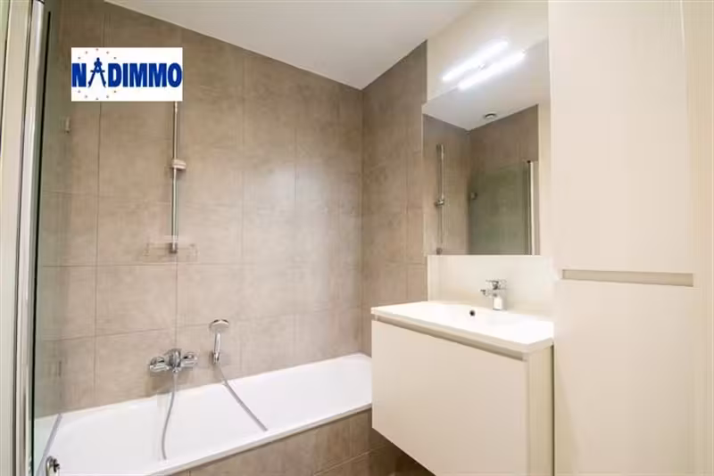 Apartment in Evere with parking - 3