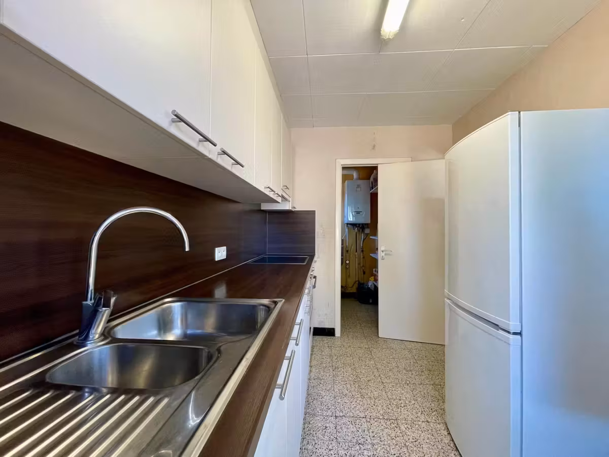 Gerenoveerd appartement met twee slaapkamers en terras - 11