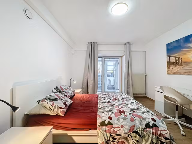 Studentenflat in Saint-Gilles met XXL terras - 10