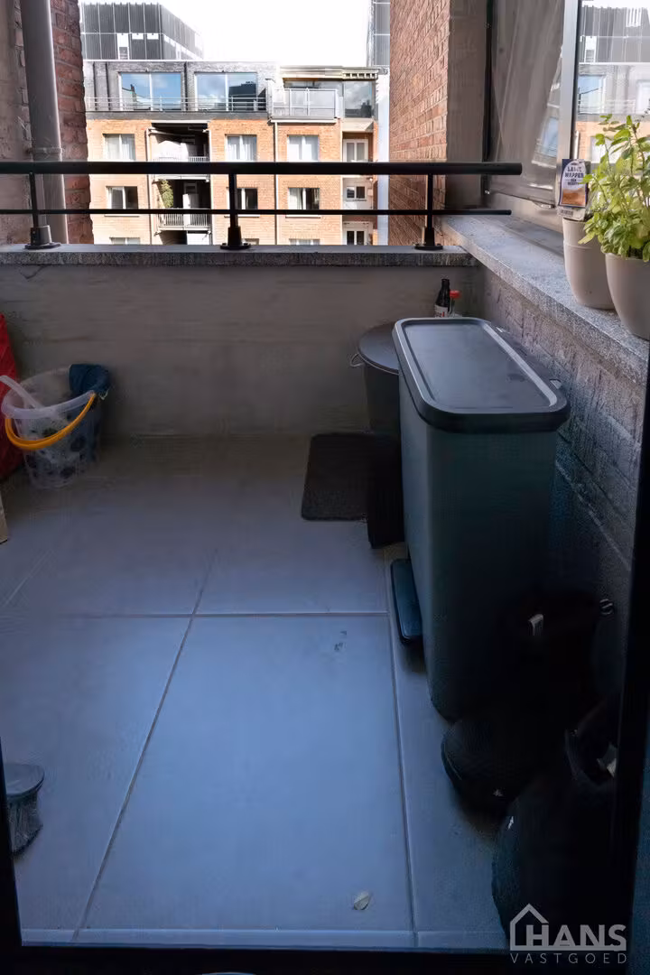 Two-bedroom apartment with balcony - 16