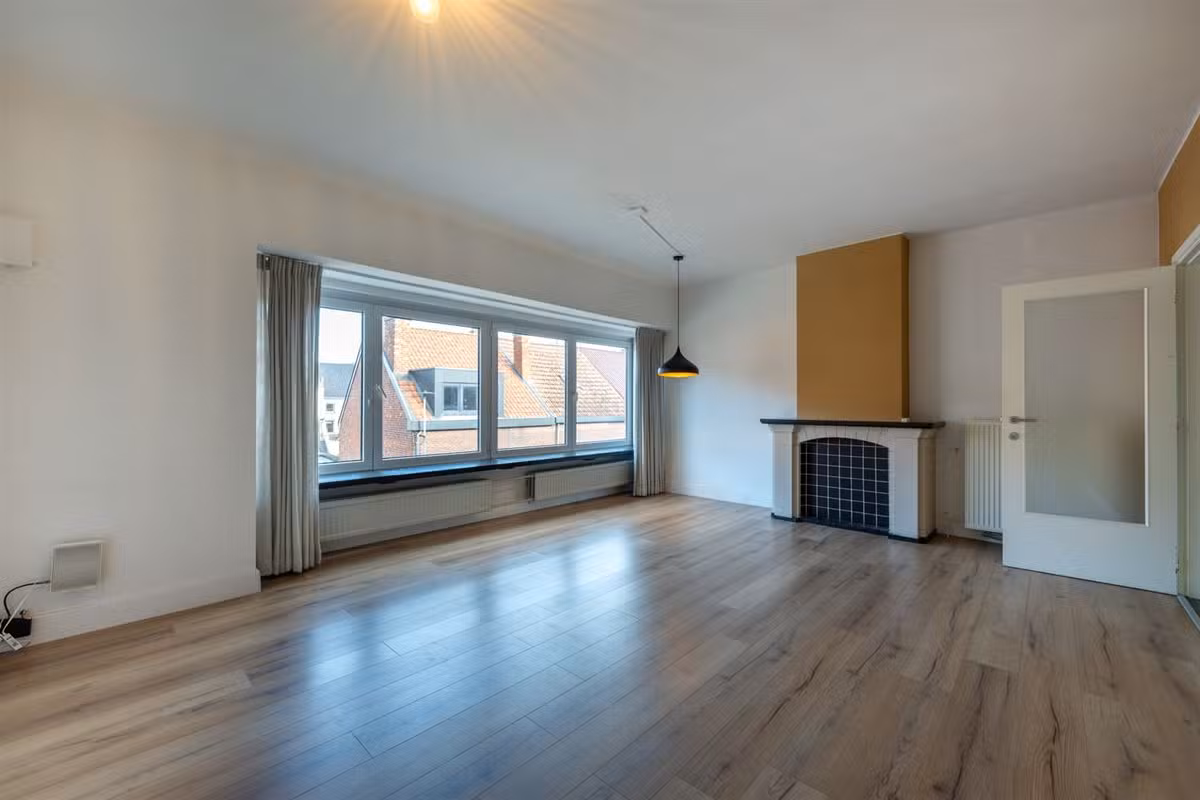 Ruim appartement met terras en garage - 1