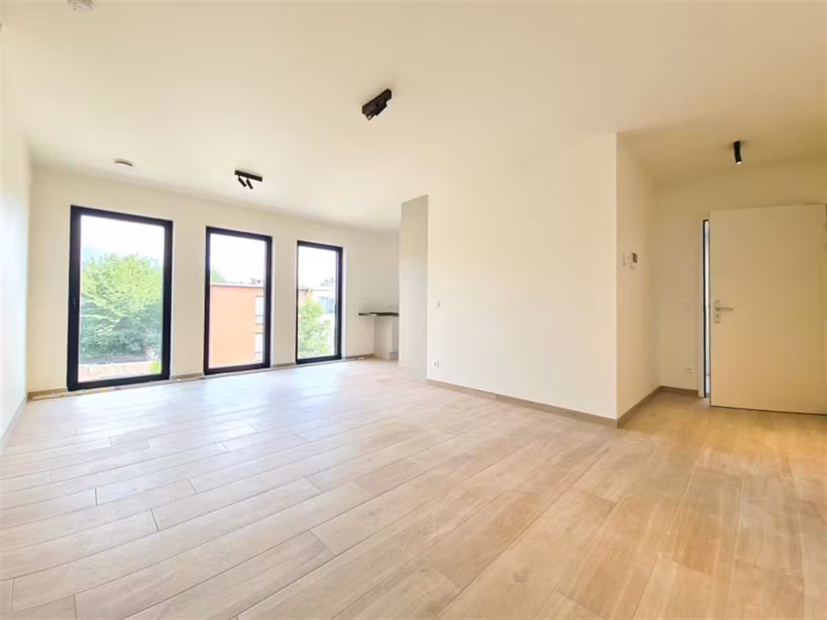 Recent luxury 1-bedroom apartment with terrace and parking - 3