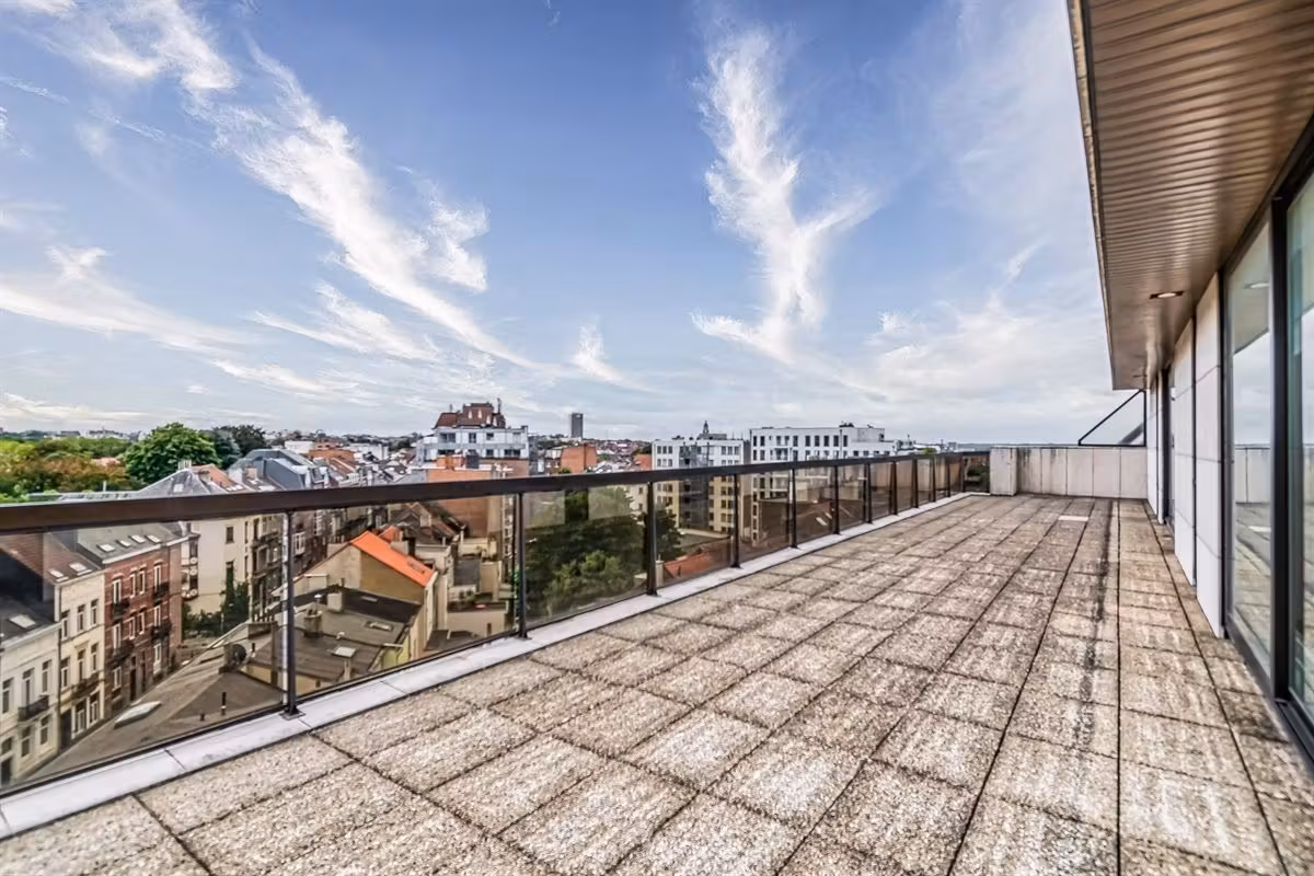 Penthouse met dubbel parkeren in de wijk Châtelain - 2