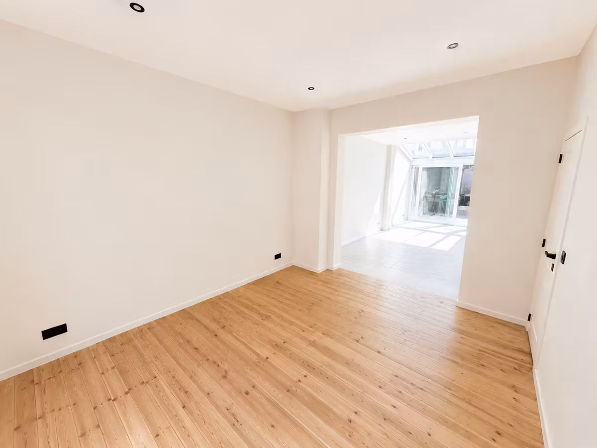 Bright renovated house with 4 bedrooms - 9