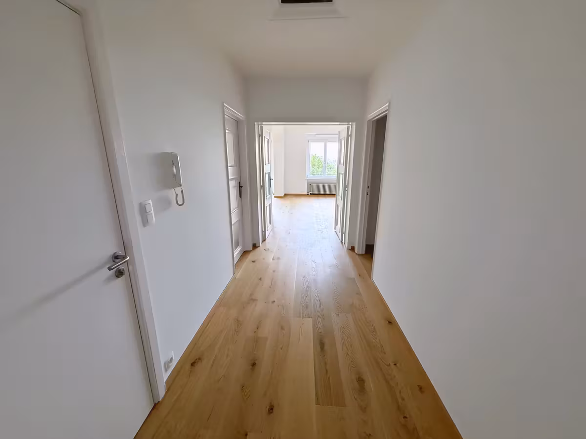 Renovated apartment with terrace in Forest - 4