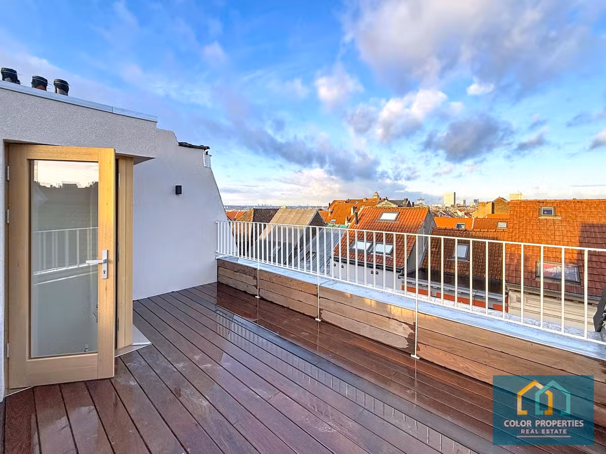 Gerenoveerd herenhuis met panoramisch terras - 2