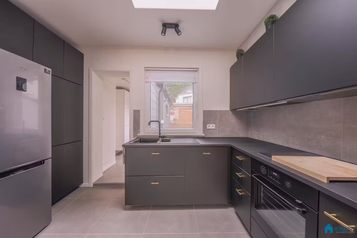 Renovated family house with courtyard - 10