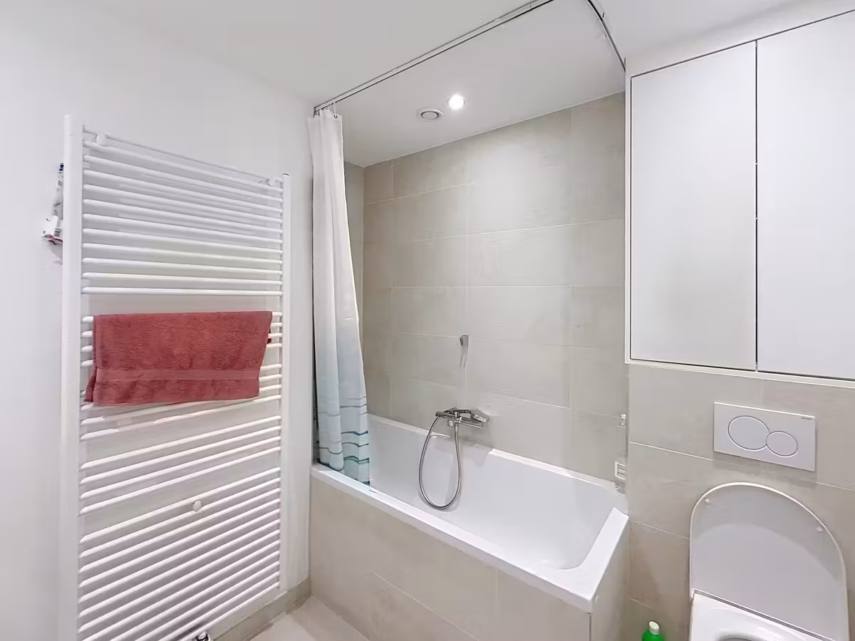 3-bedroom apartment with large terrace - 16
