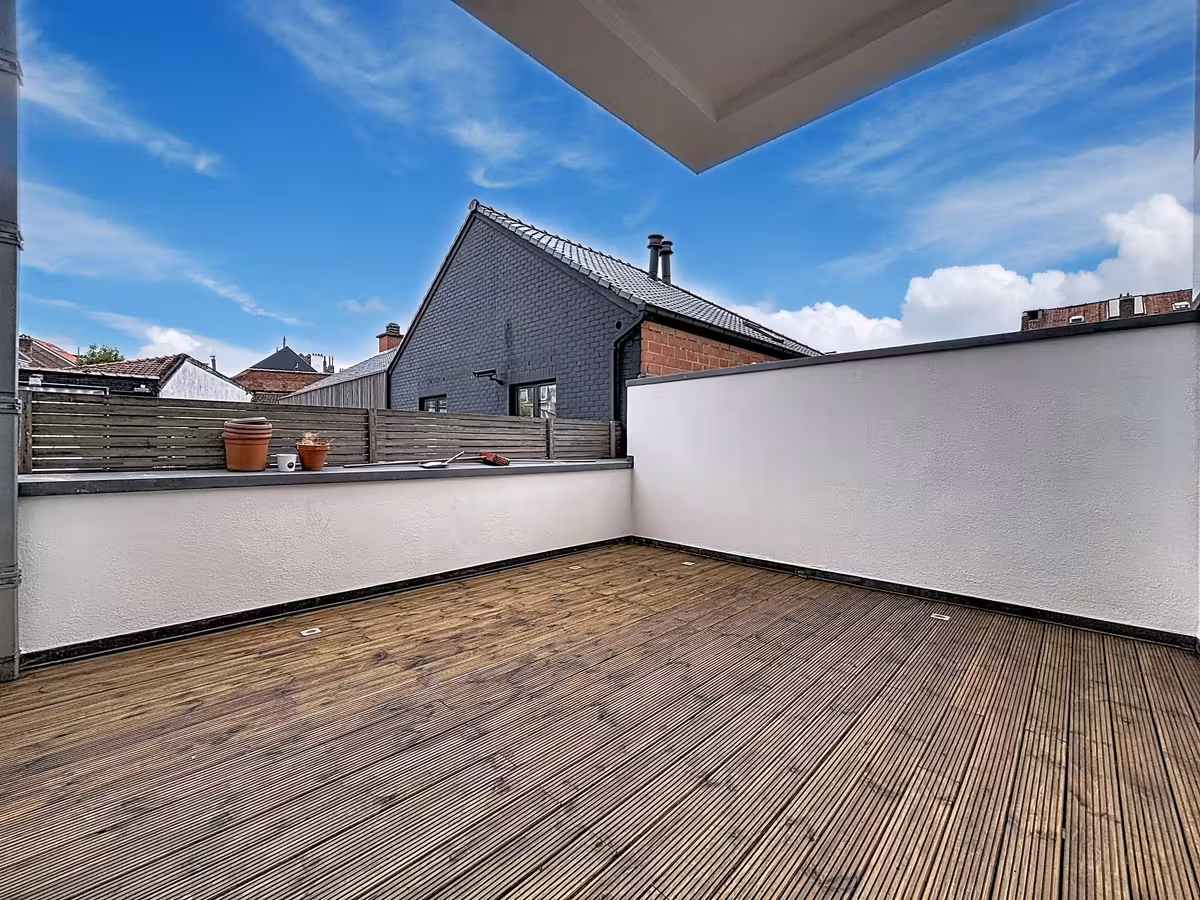 Gerenoveerd appartement met terras in Elsene - 10