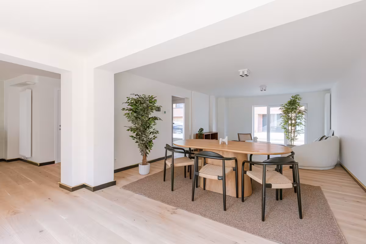 Woning met 5 slaapkamers en grote tuin in hartje Zwijnaarde