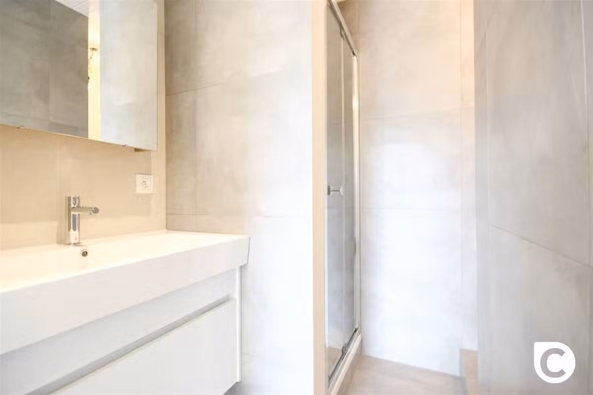 Appartement rénové de 2 chambres à coucher à Berchem - 4