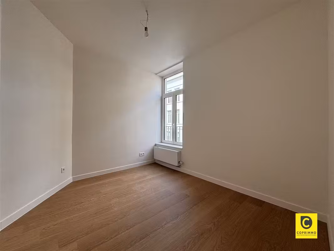 Gerenoveerd 2 slaapkamer appartement met terras in Antwerpen-Zuid - 4