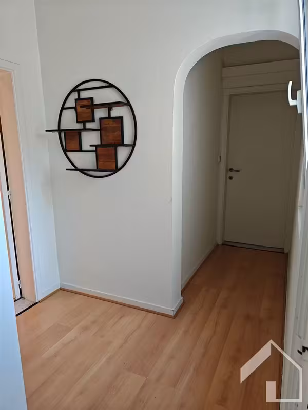 Spacious apartment with 2/3 bedrooms - 10