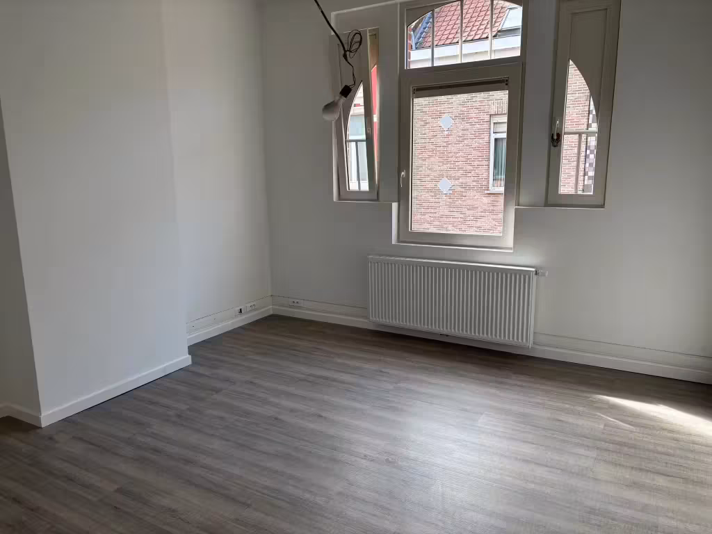 Maison en rangée charmante avec 4 chambres et garage - 9