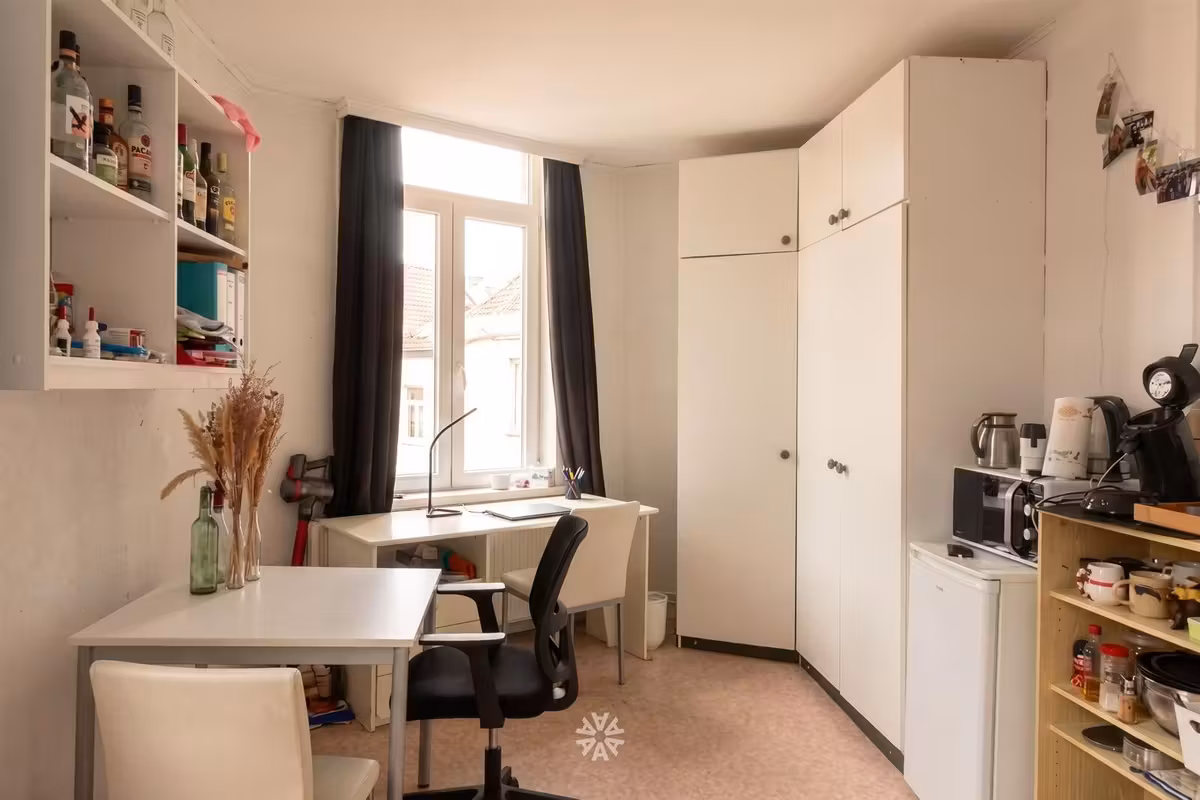 Toffe studentenkamer op gunstige locatie te huur in Gent
