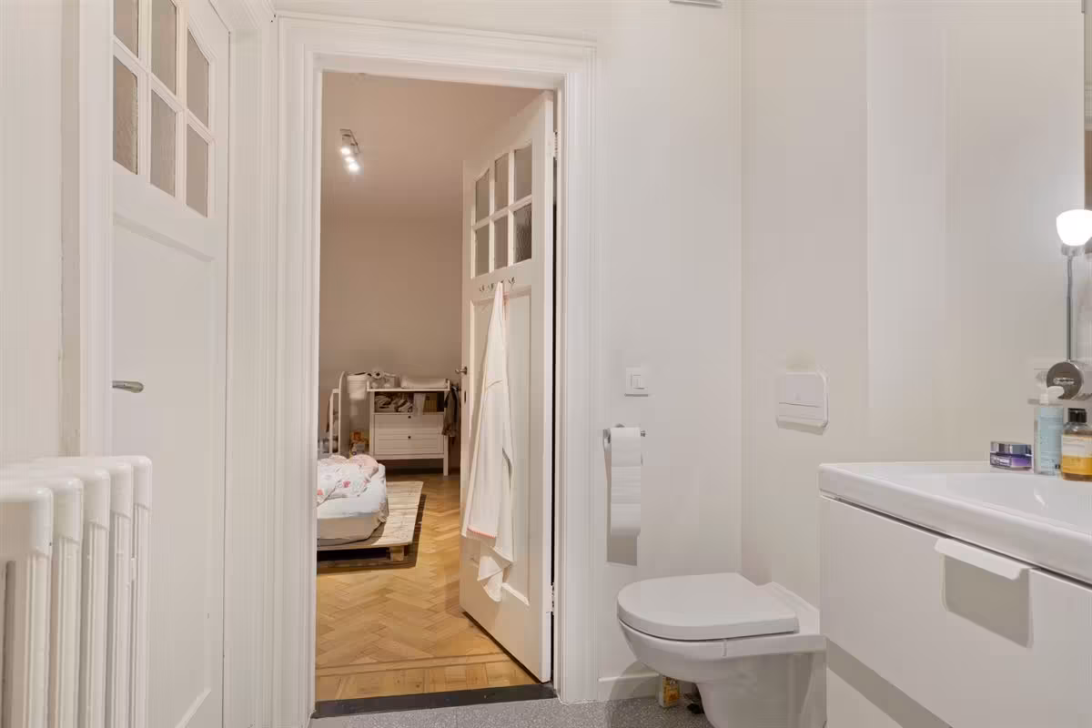Charmant 2-slaapkamerappartement in prachtige art-deco woning - 14
