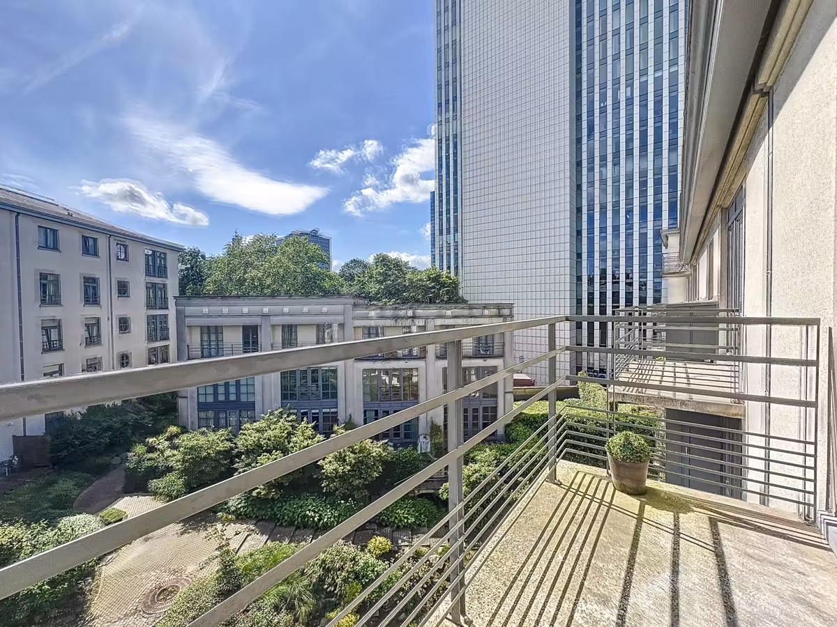 2-bedroom apartment with balcony in Saint-Josse - 2