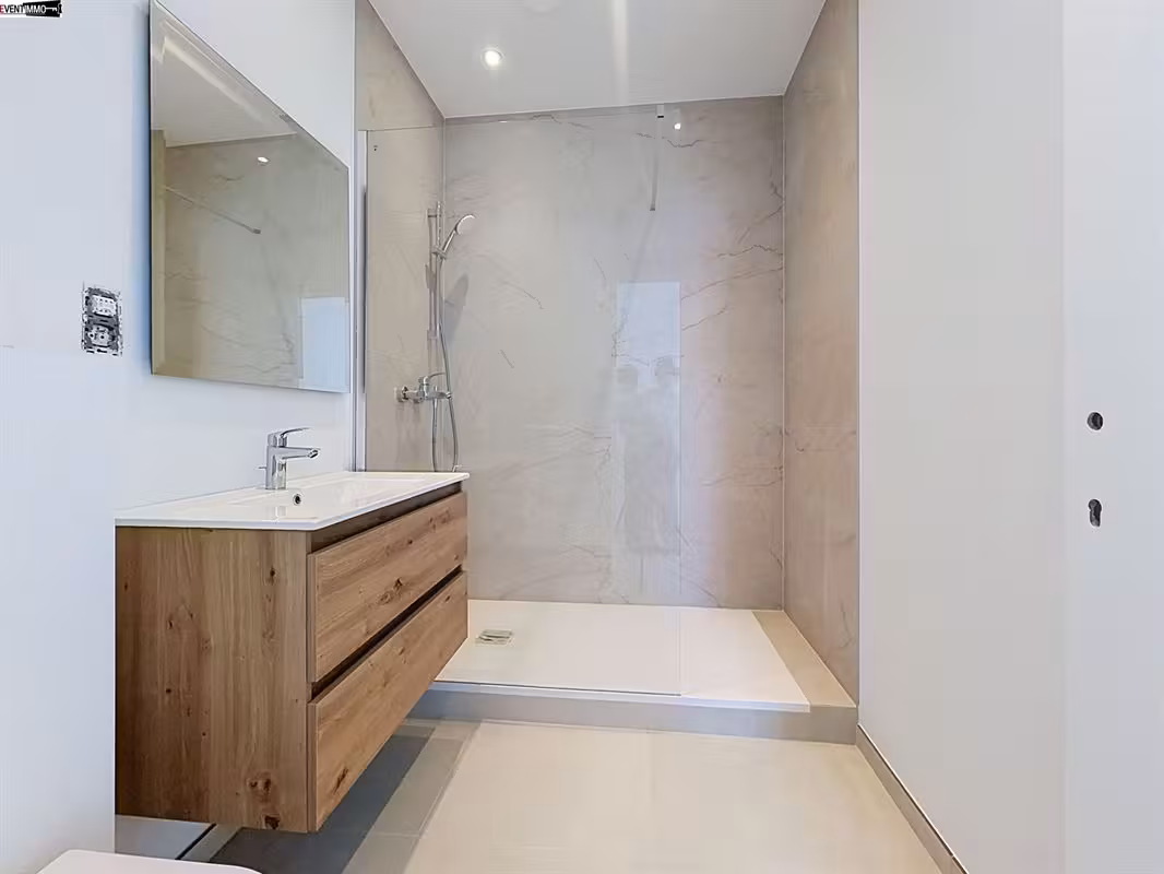 Appartement rénové à Molenbeek-Saint-Jean - 10