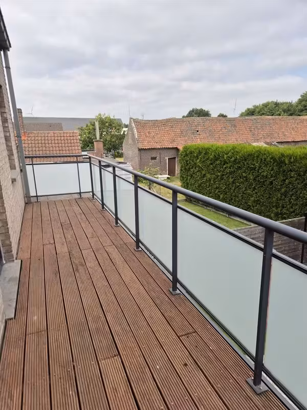 Ruim duplex appartement met zonnig terras in Oostakker - 12