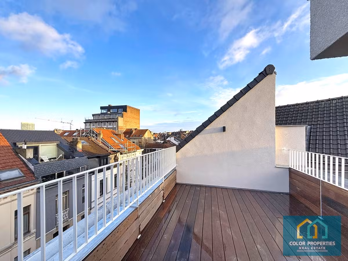 Gerenoveerd herenhuis met panoramisch terras - 19