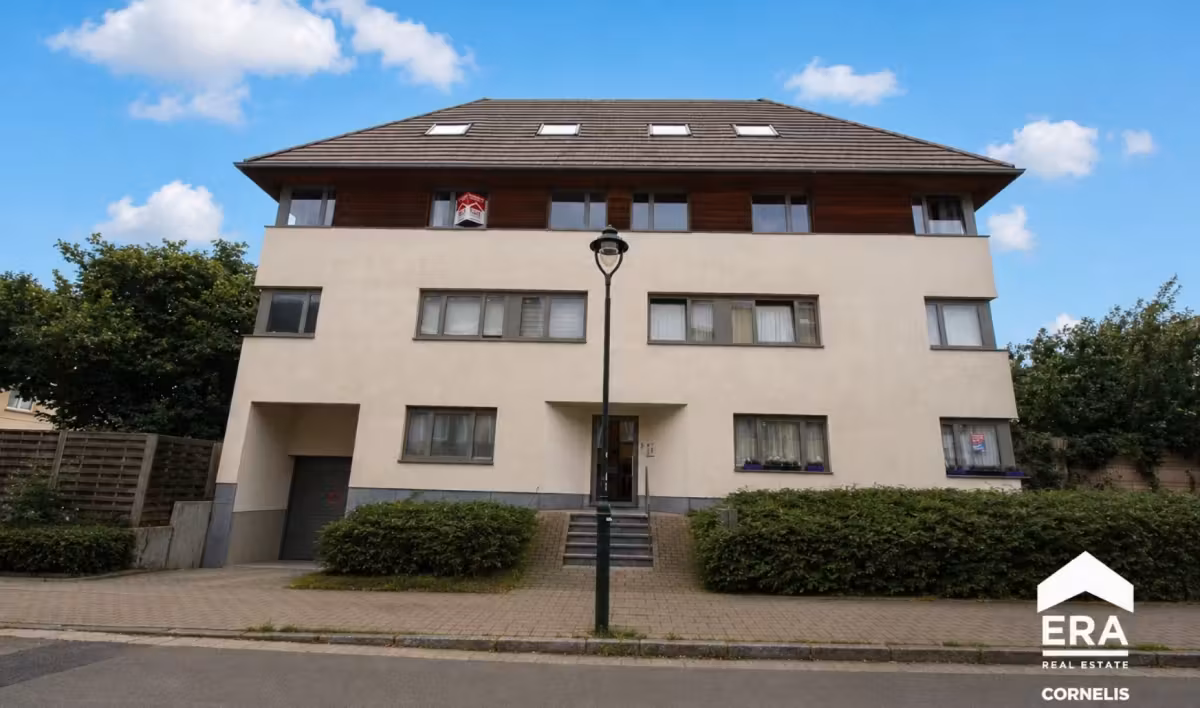 Three-bedroom apartment with terrace and parking - 2