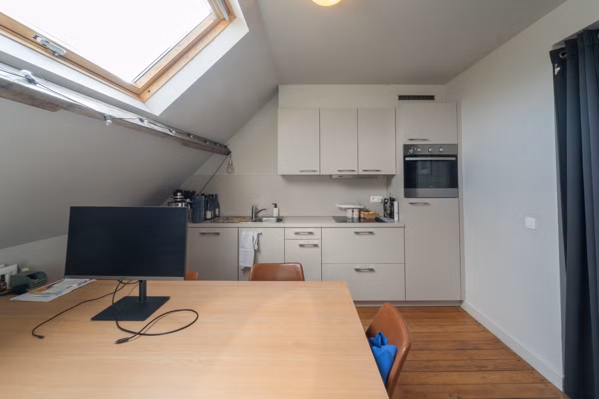 Cozy studio in a small building - 3