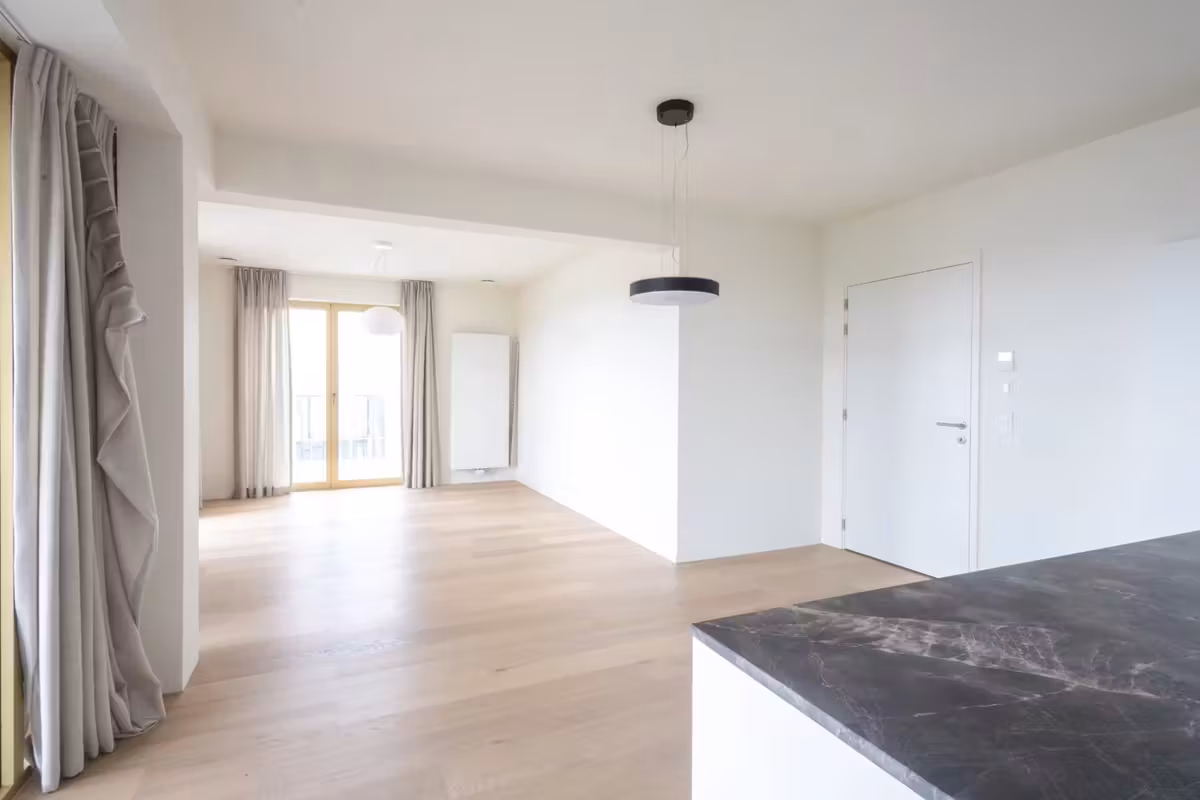 3-bedroom apartment with terrace in Tour & Taxi - 5
