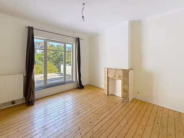 BUITENGEWOON PAND - TE HUUR - 1180 UKKEL - € 3.000 - 10