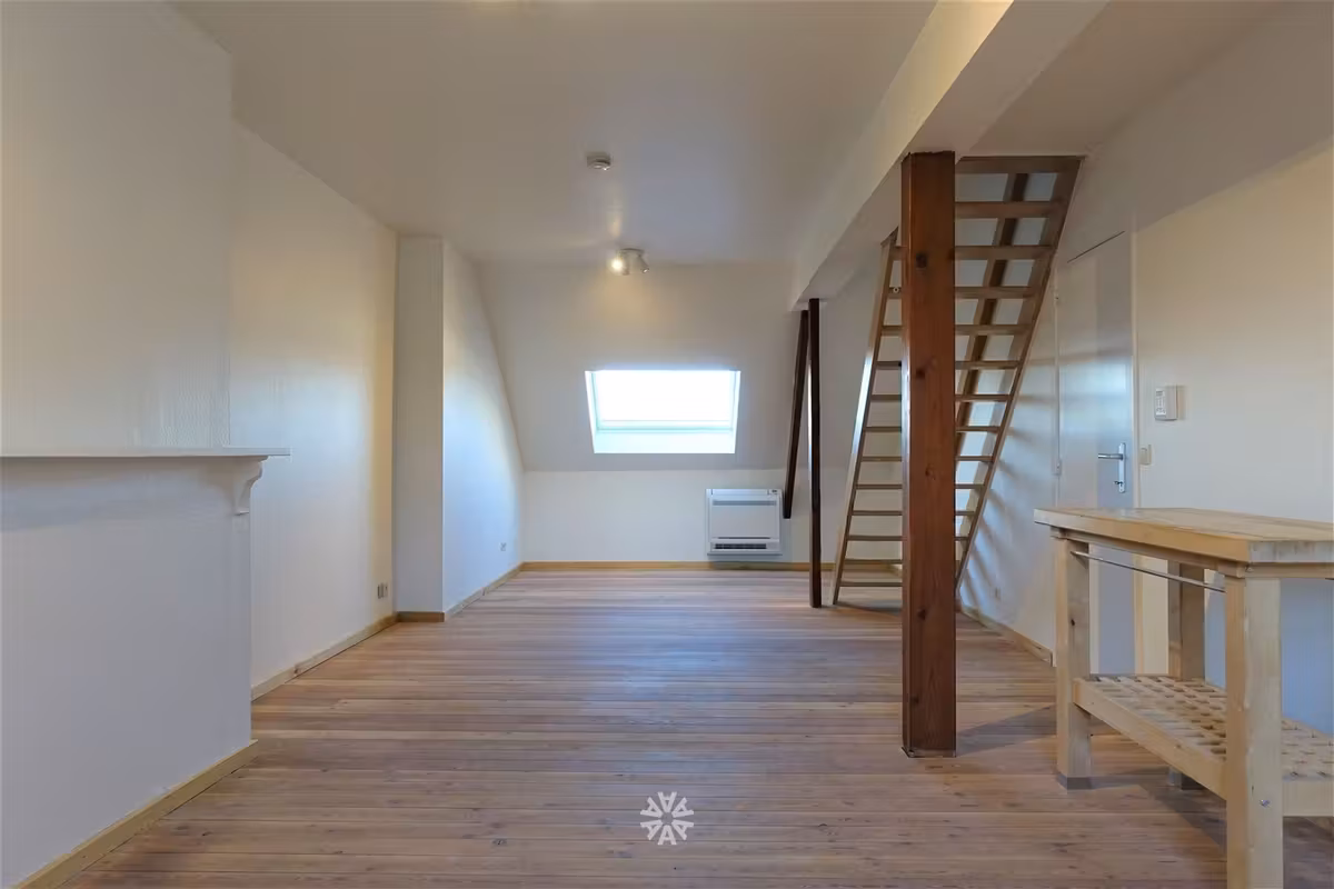 Gerenoveerd duplexappartement aan station te huur in Gent - 6