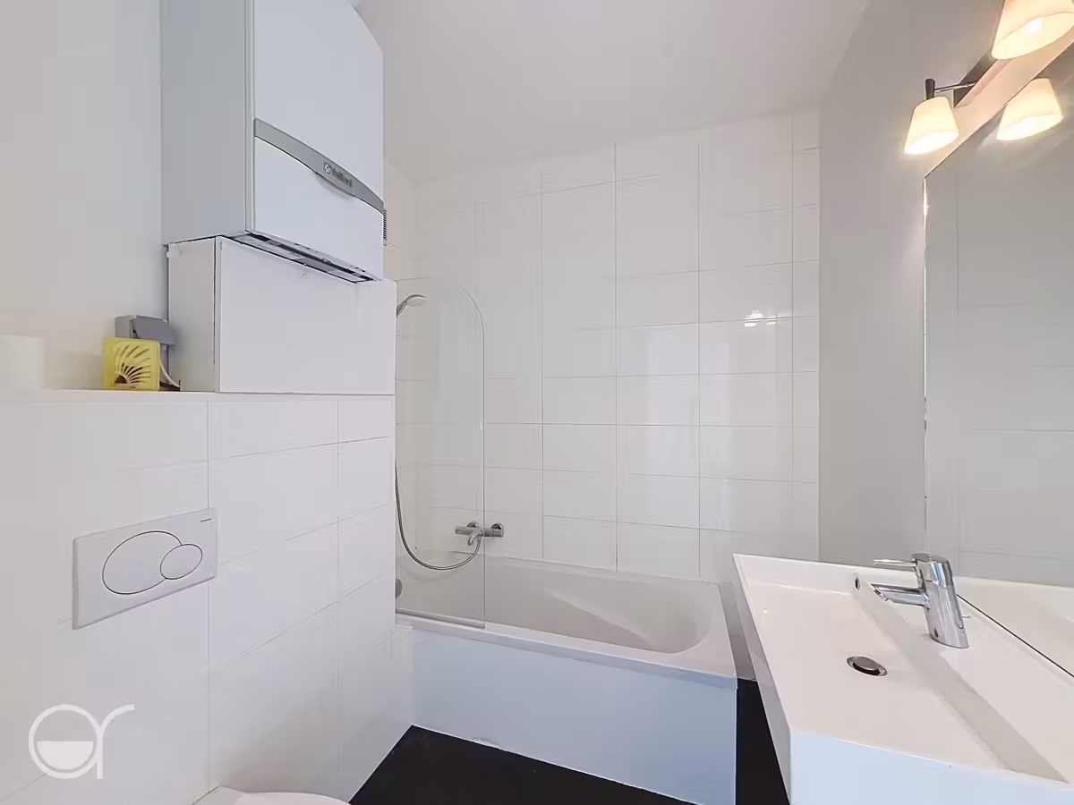 Rustig gelegen appartement met één slaapkamer, bureau en garagebox - 9