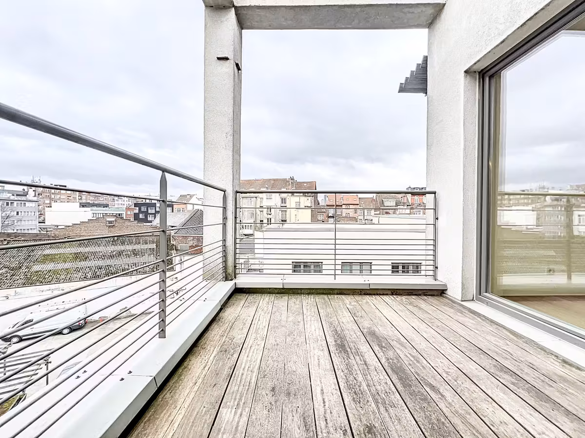 Bright 3-bedroom apartment with terrace - 13