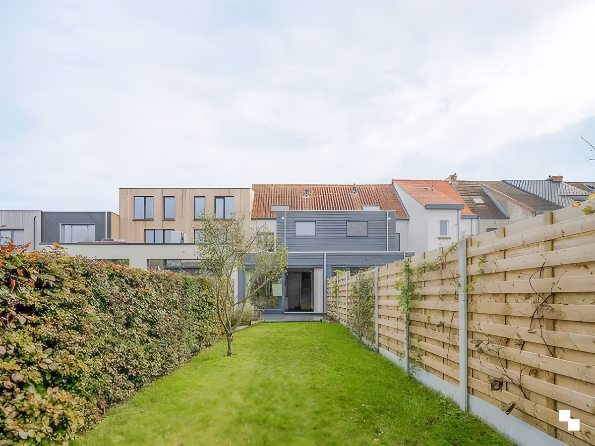 Gerenoveerde rijwoning met 3 slaapkamers - 2