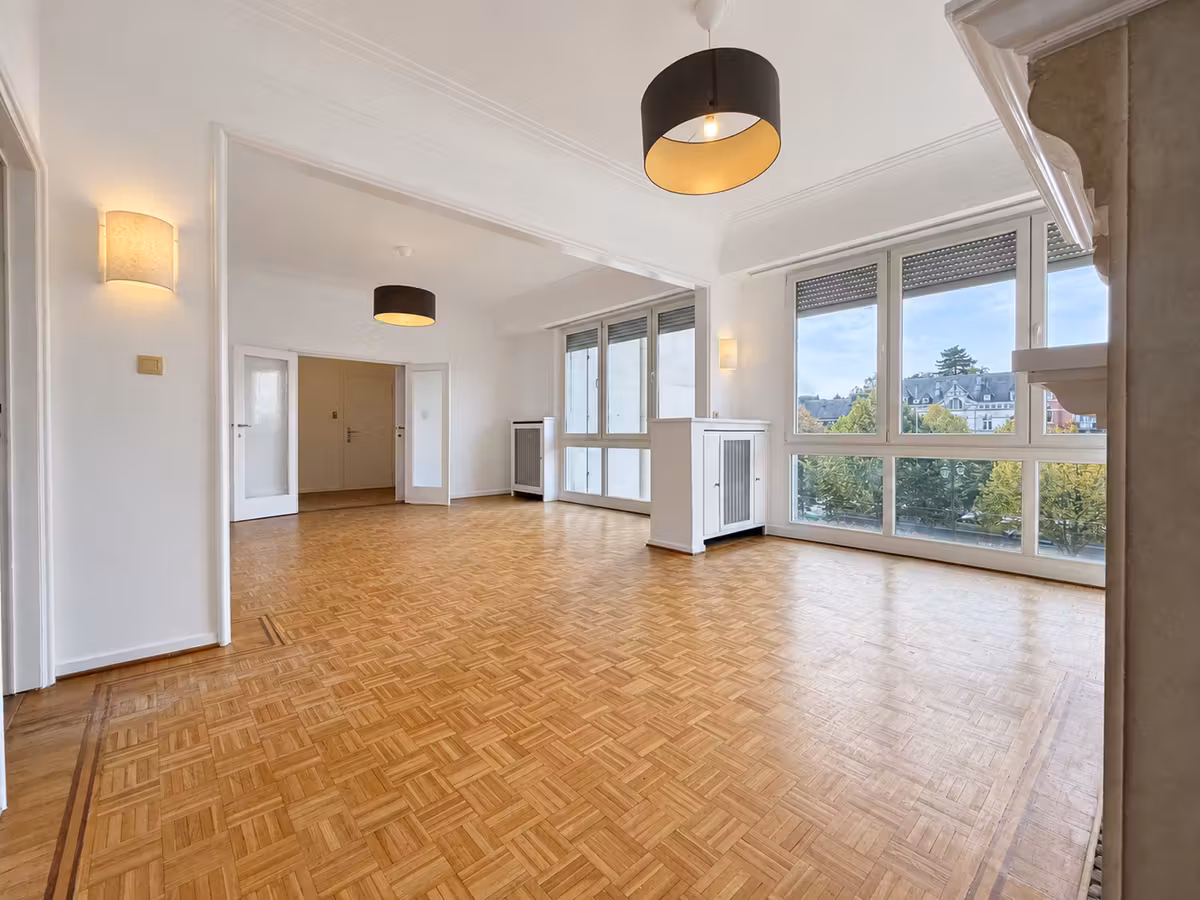 Appartement met drie slaapkamers en terras in...
