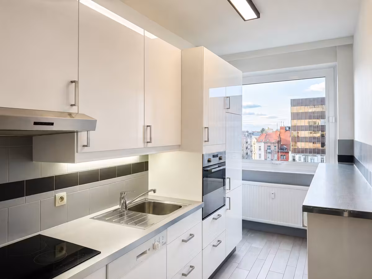 CHÂTELAIN: HELDER, BETREK-KLAAR APPARTEMENT MET TERRAS EN PARKING (OPTIONEEL) - 3