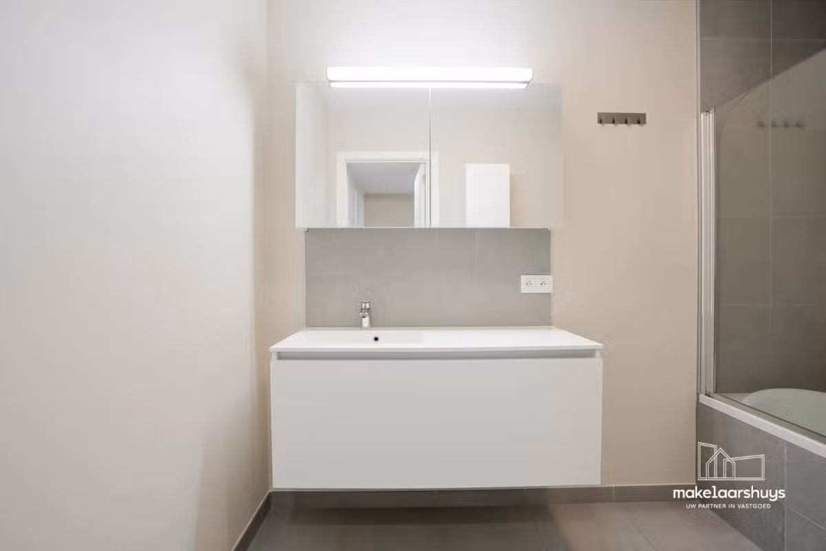 Appartement moderne avec 2 chambres à coucher et terrasse - 18