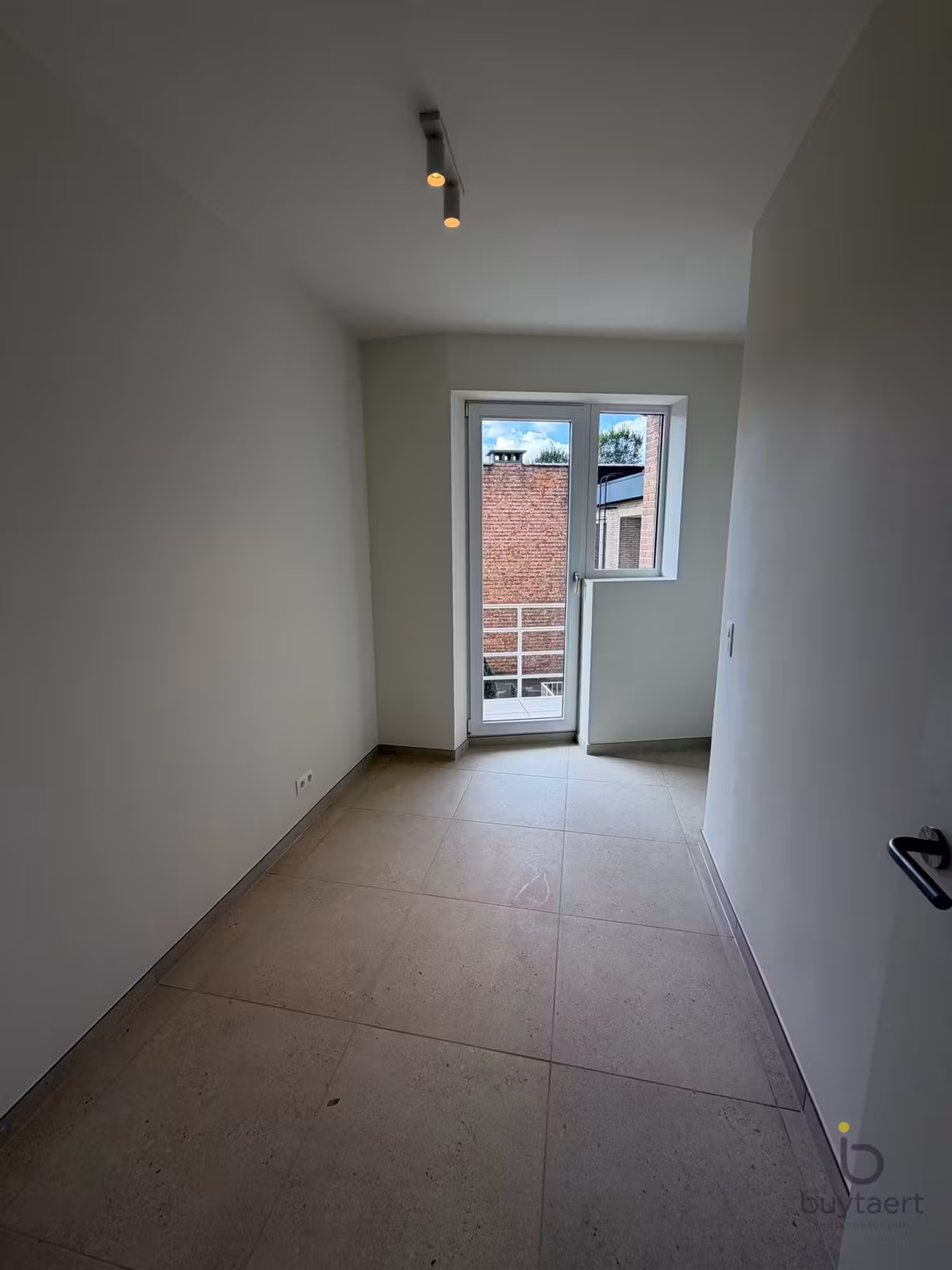 Penthouse rénové avec 3 chambres à coucher - 4