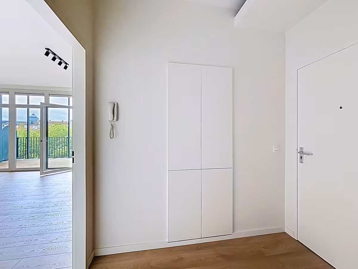Renovated 2-bedroom apartment with terrace - 9