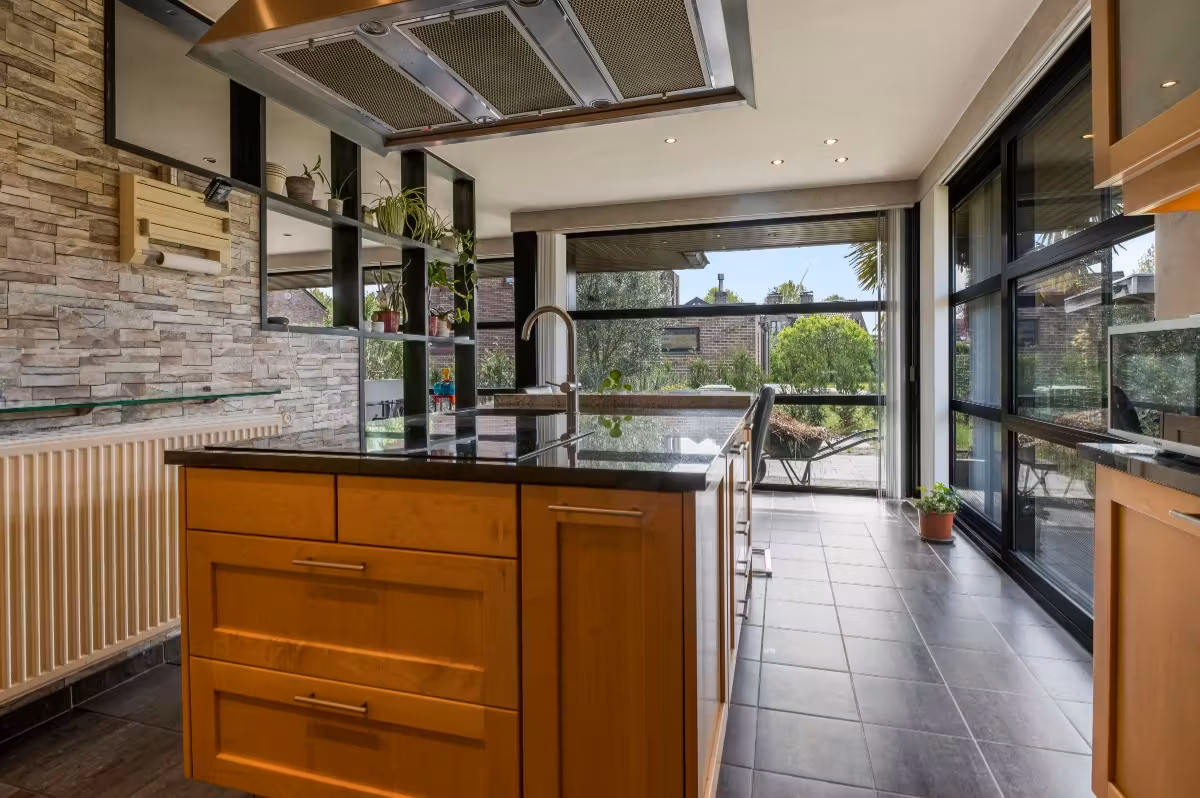 Ruime instapklare gezinswoning met tuin te huur in Oostakker - 8